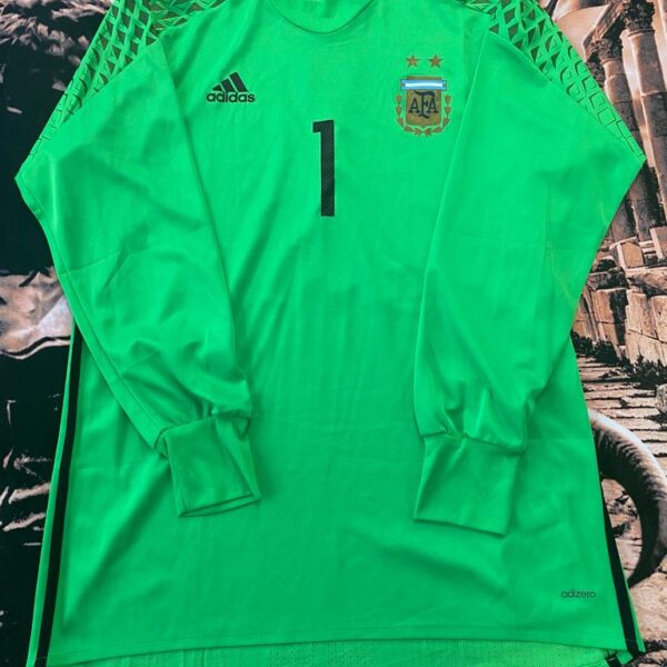 Buzo de arquero de la seleccion argentina 2016 1 adizero talle 8 Imperdible tenela!!!!💵