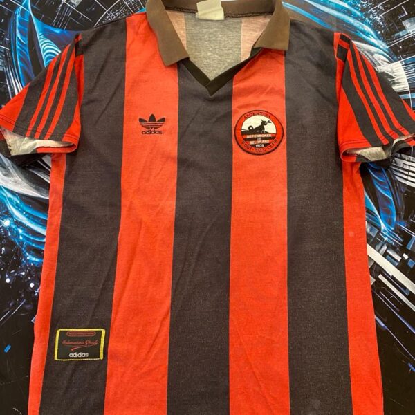 Camiseta de  defensores de belgrano original de época  10 nro pintado talle  3
