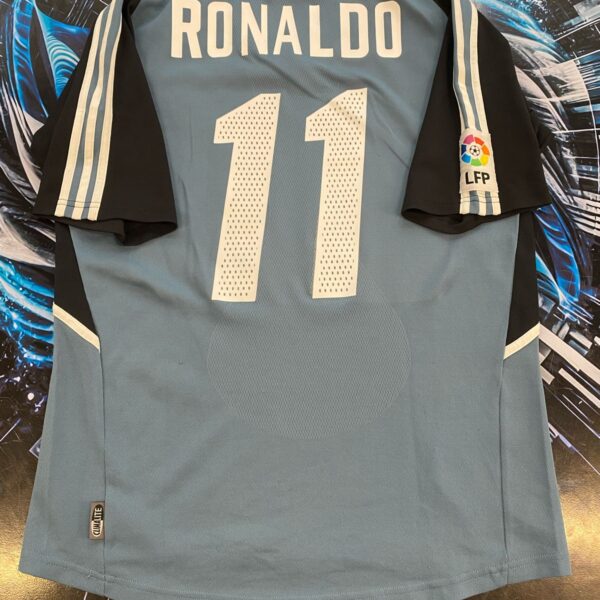 Camiseta alternativa del real madrid 2002 modelo muy difícil talle L 11 ronaldo imperdible tenela!!!! 💵🎉✔️💣