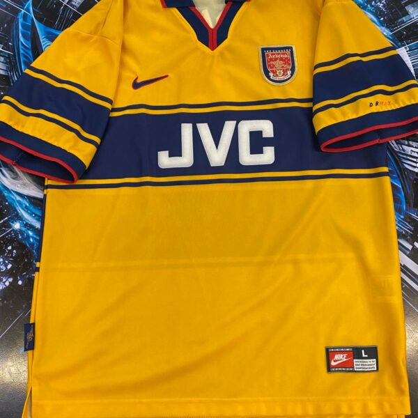 Camiseta alternativa del arsenal 1995 6 adams talle L imperdible tenela!!!!! ✔️