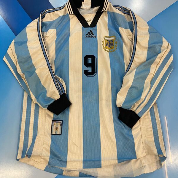 Camiseta mangas largas de la seleccion argentina 1998 9 batistuta talle M imperdible tenela!!!!! 💵🎉✔️💣