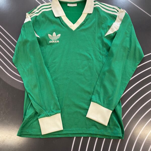 Camiseta mangas largas adidas original de época talle 42 imperdible tenela!!!!! 💵🎉✔️💣