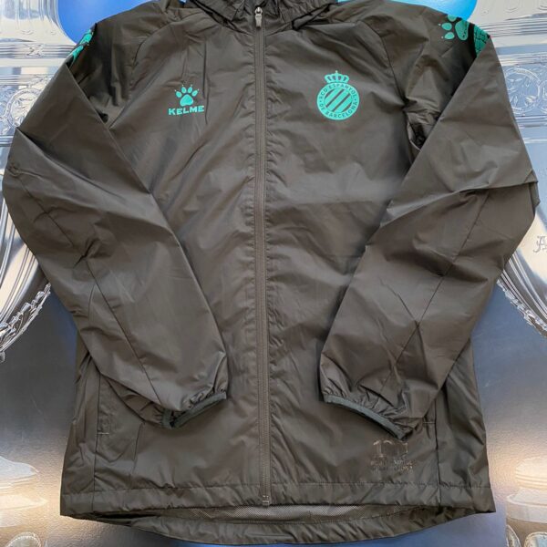 Rompeviento del espanyol de  barcelona talle S imperdible tenela!!!!! 💵🎉✔️💣