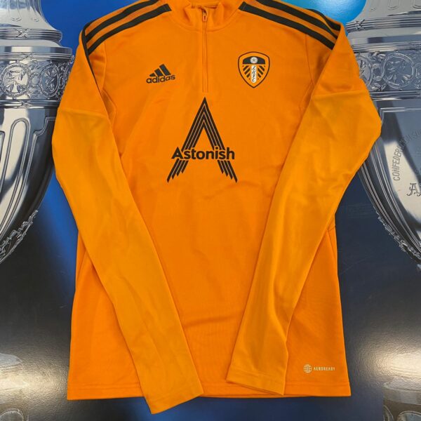 Buzo medio cierre de entrenamiento del leeds united talle XS imperdible tenela!!!!! 💵🎉✔️💣