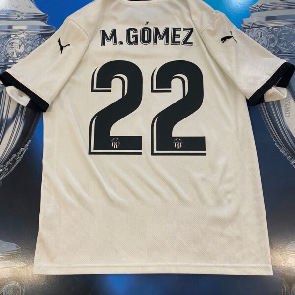 Camiseta del valencia 22 gomez talle M imperdible tenela!!!!! 💵🎉✔️💣