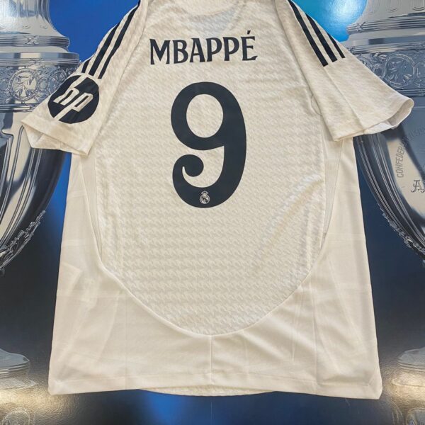 Camiseta del real madrid 2024 2025 versión jugador 9 mbappe talle M imperdible tenela!!!!! 💵🎉✔️💣