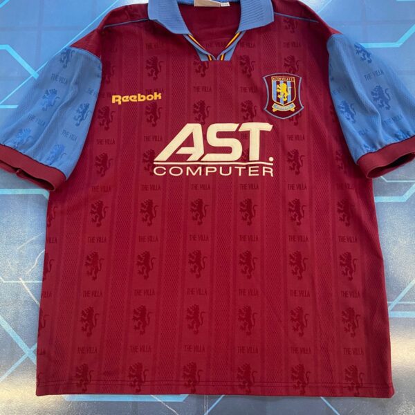 Camiseta del aston villa 1995 1997 9 milosevic talle L