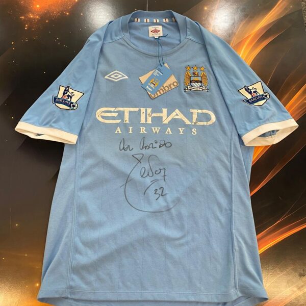 Camiseta del  manchester city  32 tevez talle 42