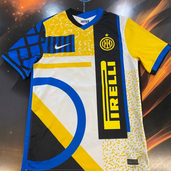 Camiseta alternativa del inter 10 lautaro talle M