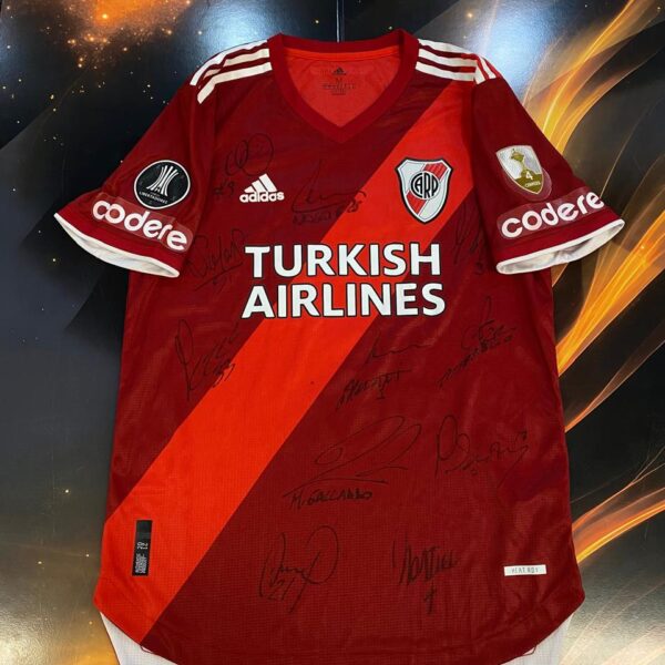 Camiseta alternativa river plate versión jugador copa libertadores 2021 7 suarez talle M