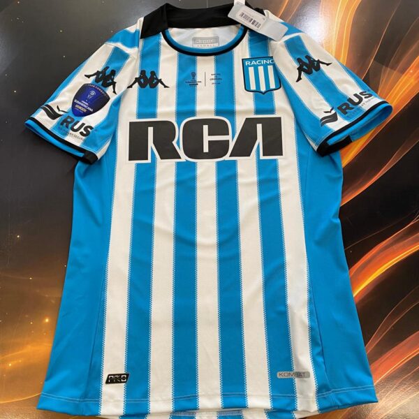 camsieta titular de racing club final de la Copa Sudamericana 2024