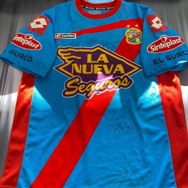 Camiseta de arsenal de sarandi utileria talle L 3 !