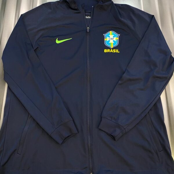 Campera de la selección de brasil talle XXL oportunidad !