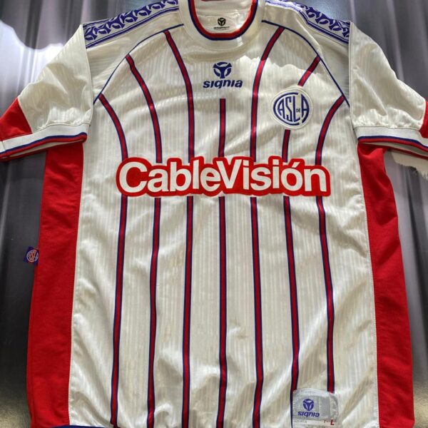 Camiseta de san Lorenzo usada en juego por el toto Cornejo en el día de su debut en el cual marcó su primer gol en primera, apertura 2001 fecha 15 vs rosario central  matchworn