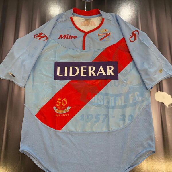 Camiseta de arsenal utileria 2007 50 años 9 talle L