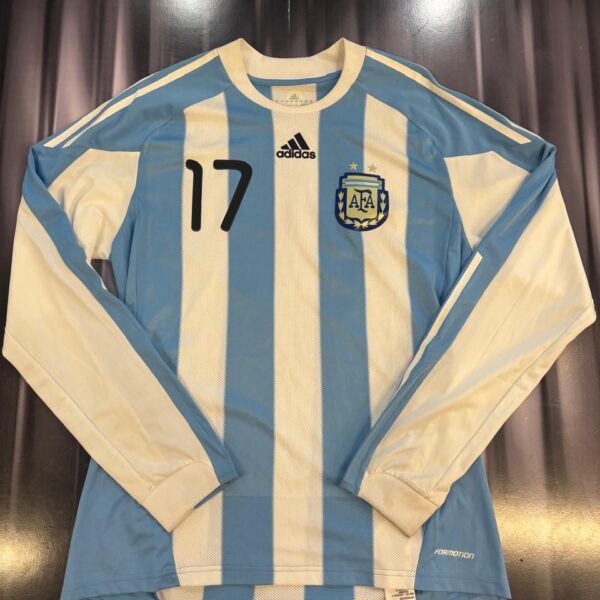 matchworn camiseta titular de la seleccion argentina 2010 usada en juego 17 talle L  formotion