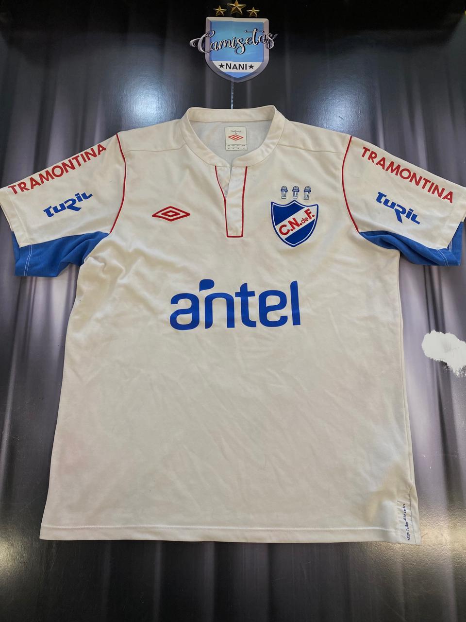 Camiseta de nacional 13 abreu talle M – Camisetas Nani