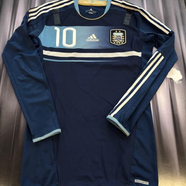 camiseta alternativa mangas largas de la  seleccion argentina techfit  10 messi talle 9