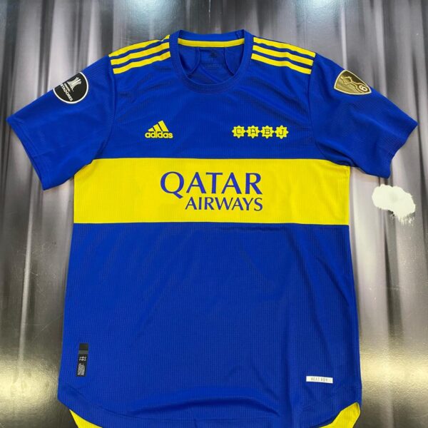 Camiseta de boca 2021/2022 talle M versión jugador 33 Varela copa libertadores