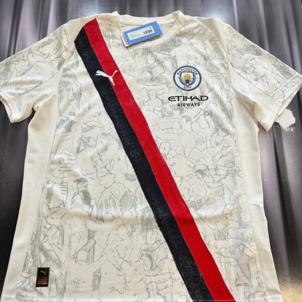 camiseta alternativa del Manchester City 2025 talle L 9 Haaland