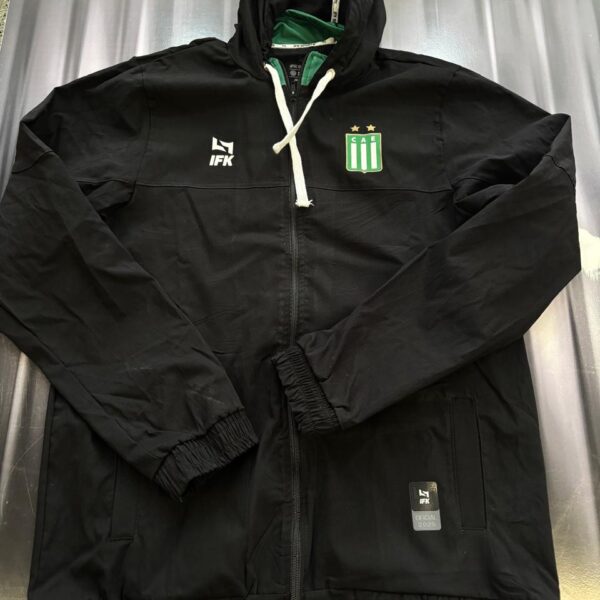 Campera de concentracion de excursionistas 2025