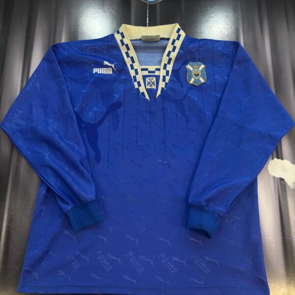 camiseta mangas largas del tenerife original de época  19 latorre talle M