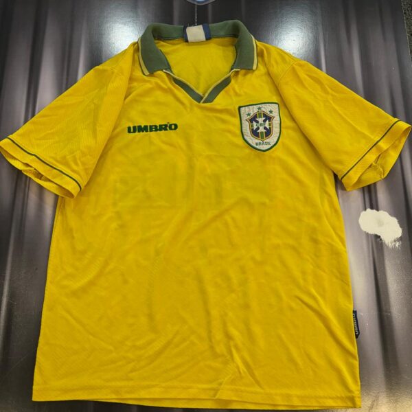 camiseta de la seleccion de brasil original de época  22 talle  4 (XL)
