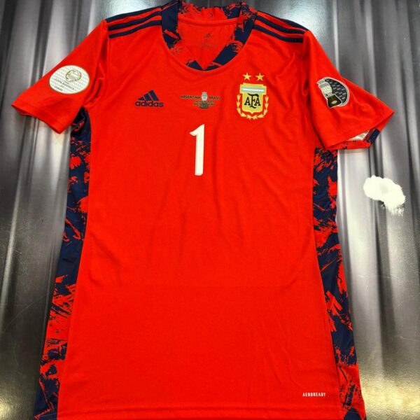 camiseta de arquero de la seleccion argentina  final copa america 2021 vs brasil 1 armani talle M