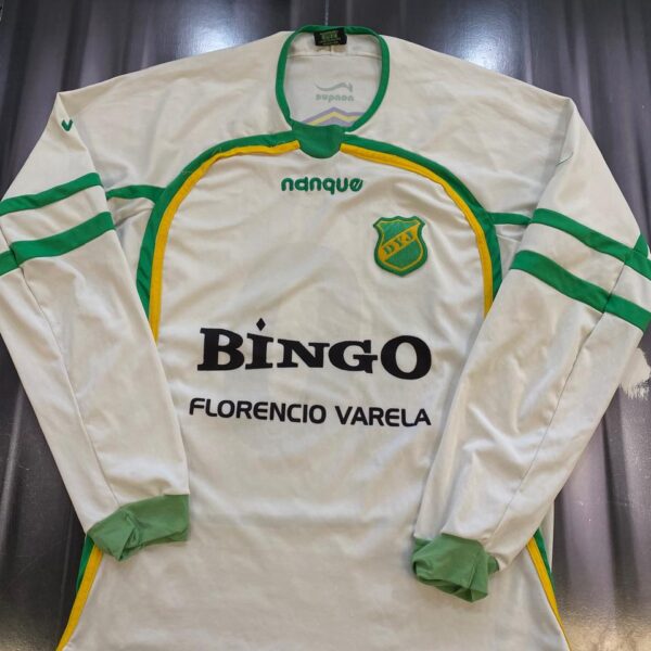 Camiseta mangas largas de  defensa y justicia original de época 10 talle 5