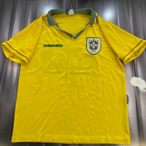 Camiseta de la seleccion de brasil 20 talle 3 (L)