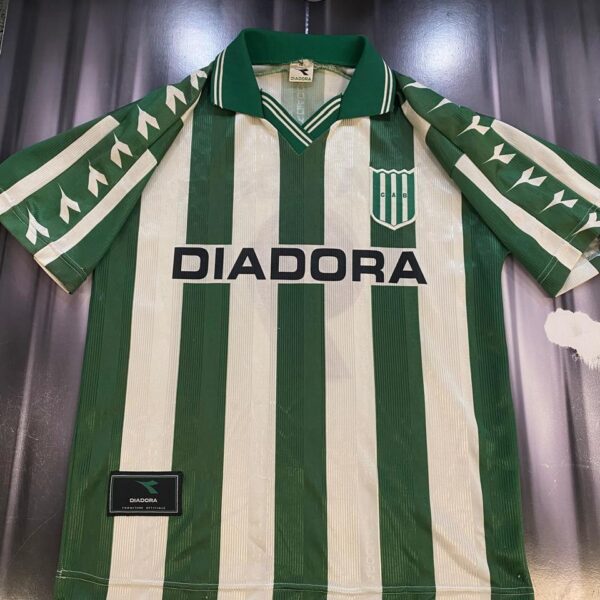 Camiseta de banfield año 2001 9 talle M