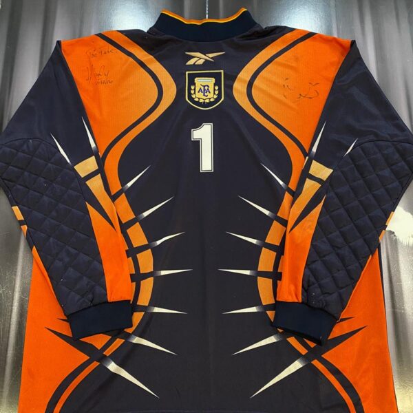 Buzo de arquero de la seleccion argentina año 2001 1 talle L