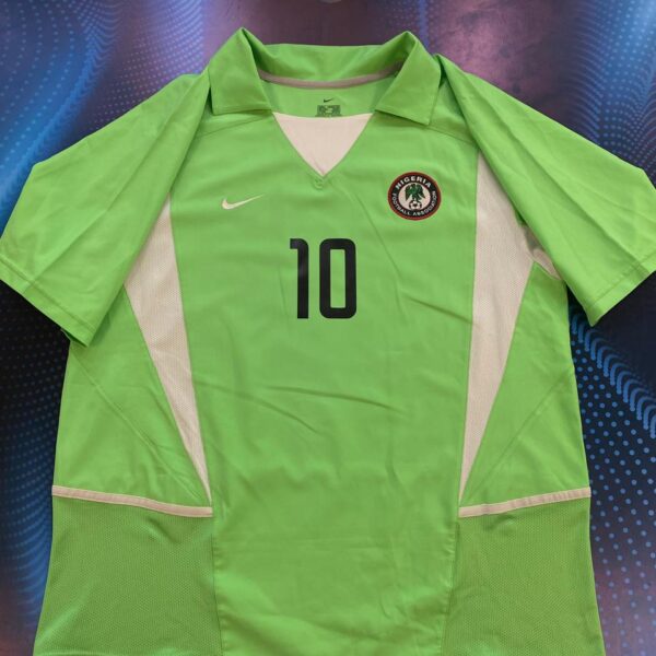 Camiseta de la seleccion de  nigeria año 2002 10 okocha talle L