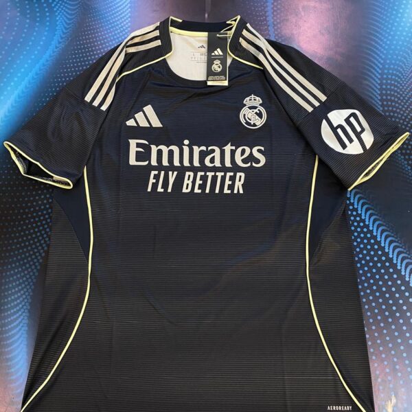 Camiseta alternativa del real madrid 2025