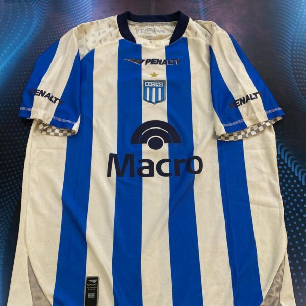 Camiseta de racing usada en partido vs san Lorenzo luguercio ! Talle L !