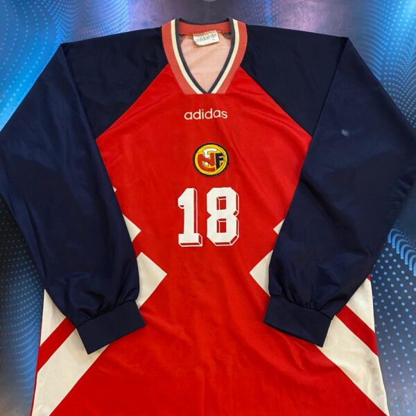 Camiseta mangas largas de la seleccion de noruega 1994 1995 18 haland talle 4