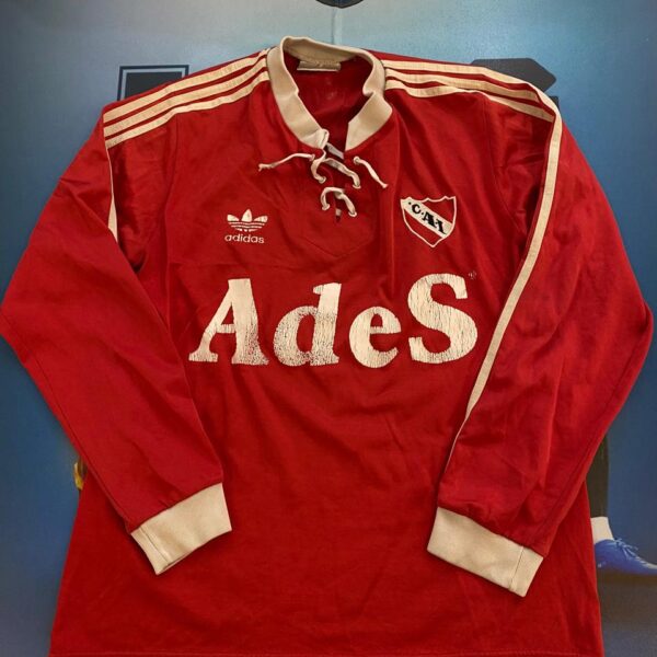 Camiseta mangas largas de independiente  1995 10 nro pintura talle 3