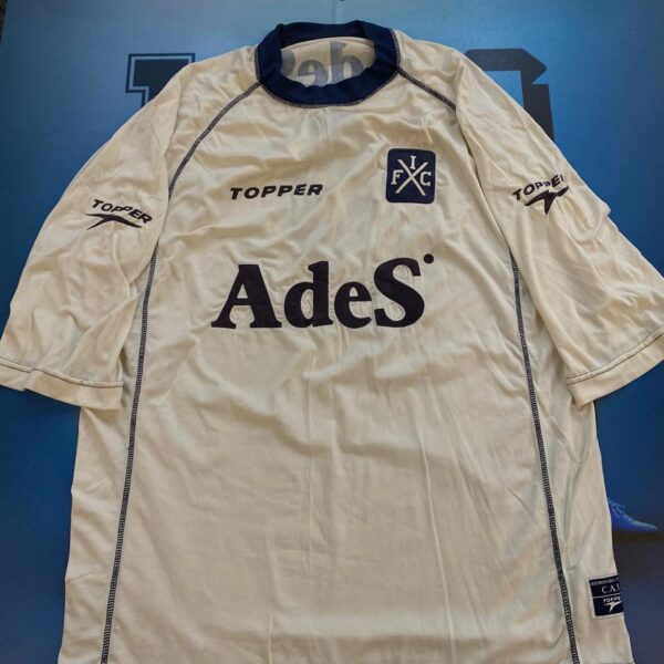 Camiseta alternativa de independiente año 2000 6 nro pintura talle XL