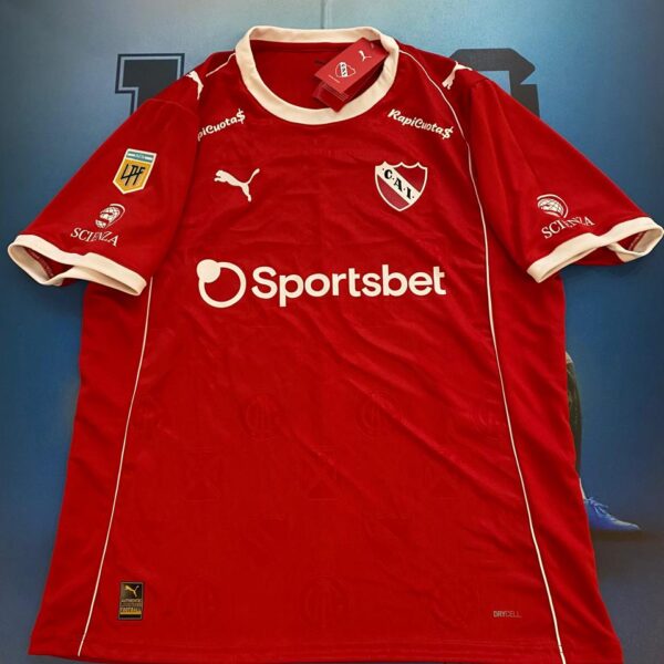 Camiseta de independiente 26 lomonaco talle XL