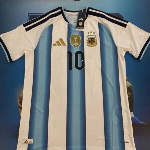 Camiseta de la seleccion argentina 26 versión jugador  10 messi talle M