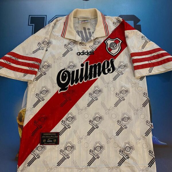 Camiseta de river plate  1997 9 talle 2