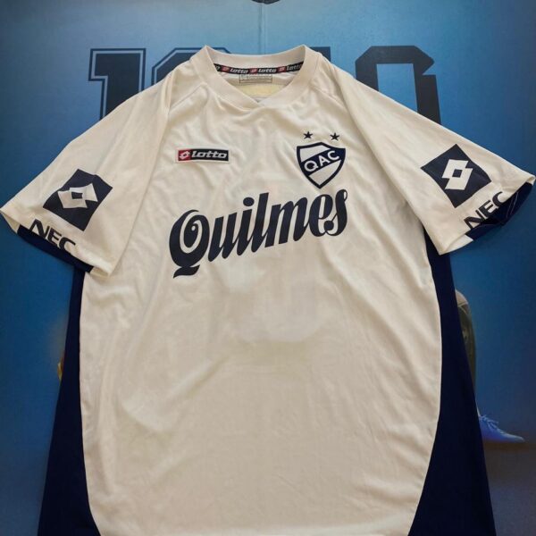 Camiseta de quilmes utileria 6 talle L