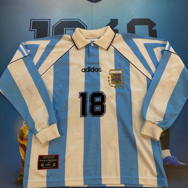 Camiseta mangas largas de la seleccion argentina 1997 18 Scaloni talle 04 niño