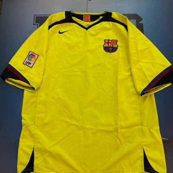 Camiseta alternativa del barcelona 2005 2006 30 messi talle XL