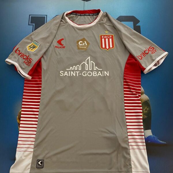 Camiseta alternativa de estudiantes de la plata utileria 23 naya talle L