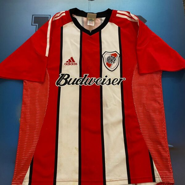 Camiseta tricolor de river plate 9 talle L