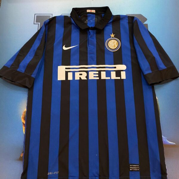 Camiseta del  inter 2011 2012 22 milito talle L