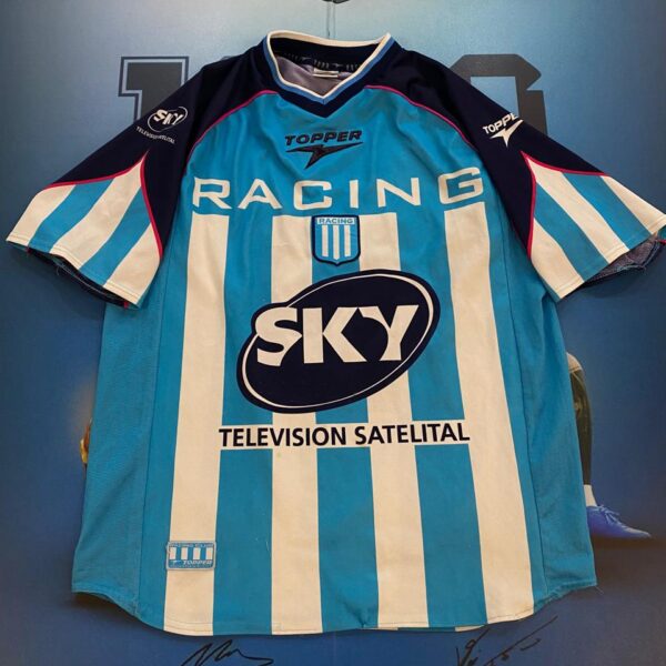 Camiseta de  racing club año  2001  19 nro pintura talle M