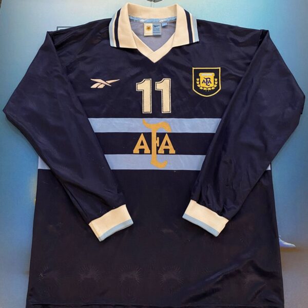 Camiseta alternativa mangas largas de la seleccion argentina usada por 11 Juan Sebastián Veron talle L