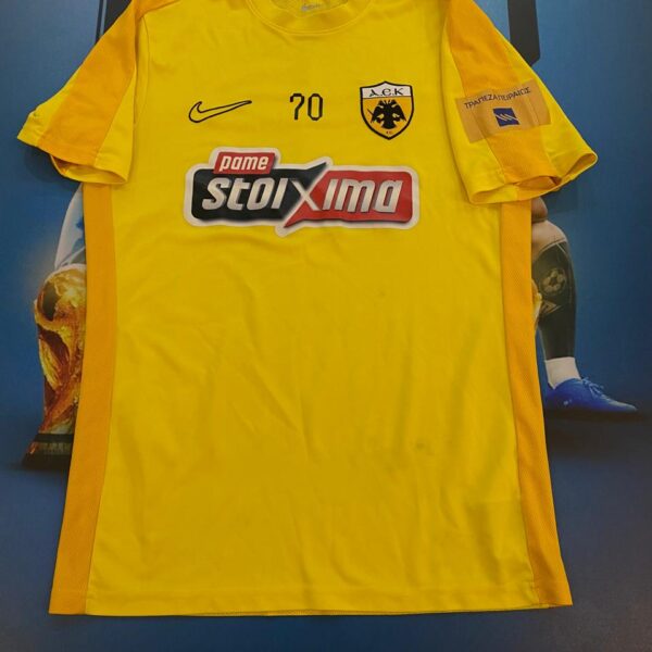 Remera de entrenamiento aek utileria talle M !